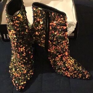 NWT International Concepts Gold Sequin Embellished Shoe